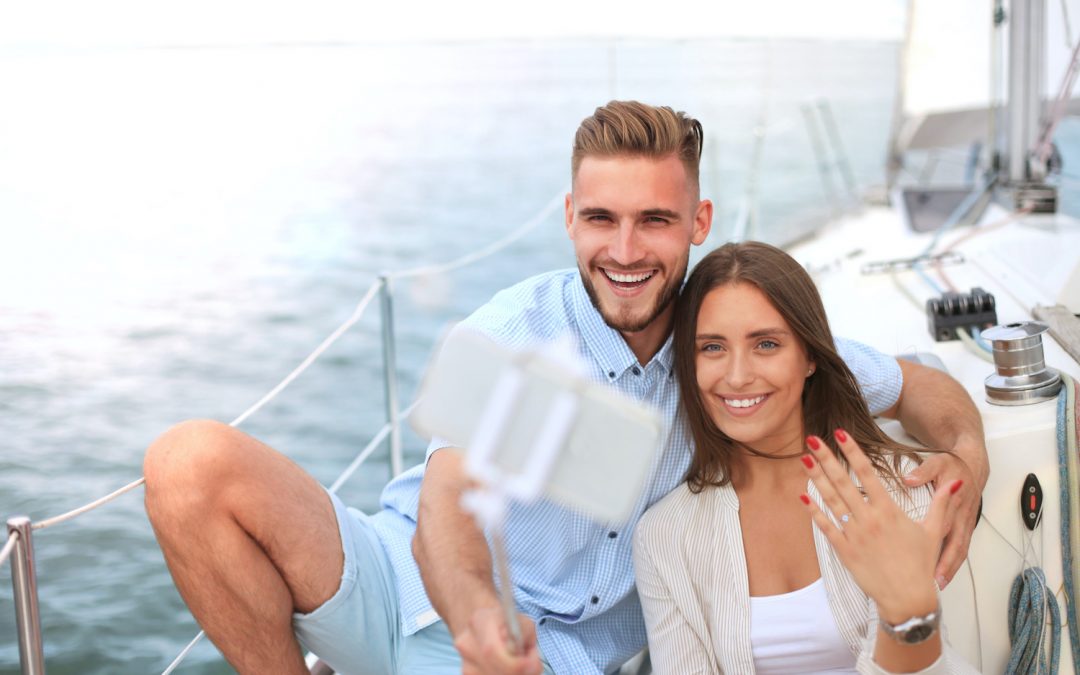 Recently Engaged? Here’s How to Take a Great Pic to Show Off Your Engagement Ring Near Fort Lauderdale